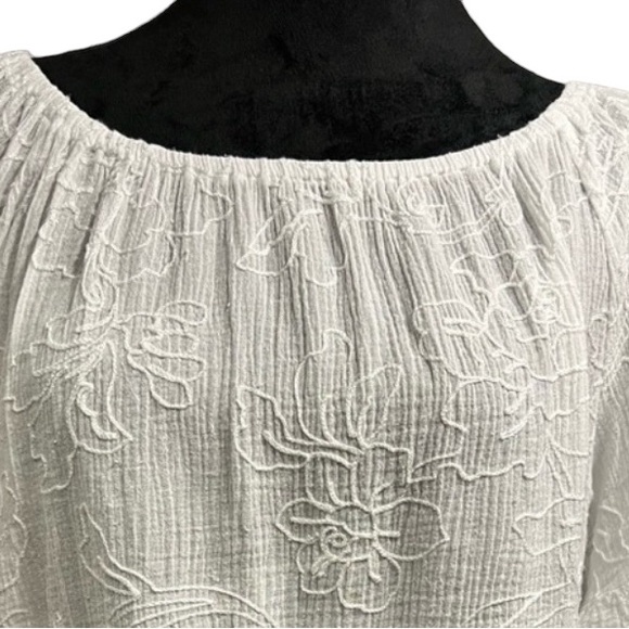 White Threaded Embroidered Blouse Size M - Picture 3 of 7